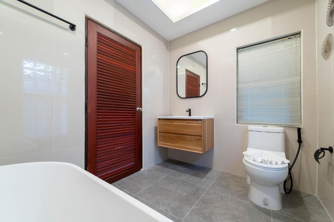 Villa Amaya, 2 Story Tropical Oasis With Green Hills View & Pool, 카말라 비치 외부 사진